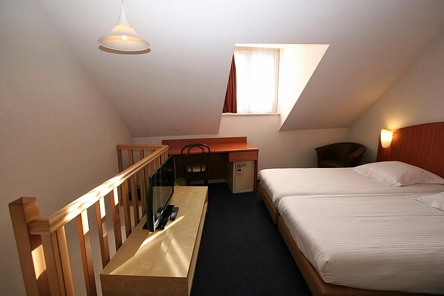 Aris Grand Place Hotel Brussel Bagian luar foto