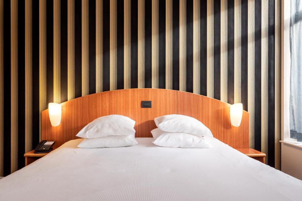 Aris Grand Place Hotel Brussel Bagian luar foto